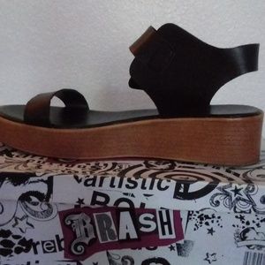 Black wedges